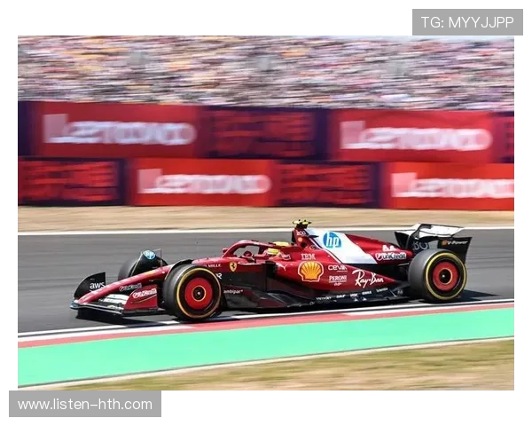 F1赛季最新动态：红牛再度称霸赛道 汉密尔顿挑战升级 车队阵容变化引关注